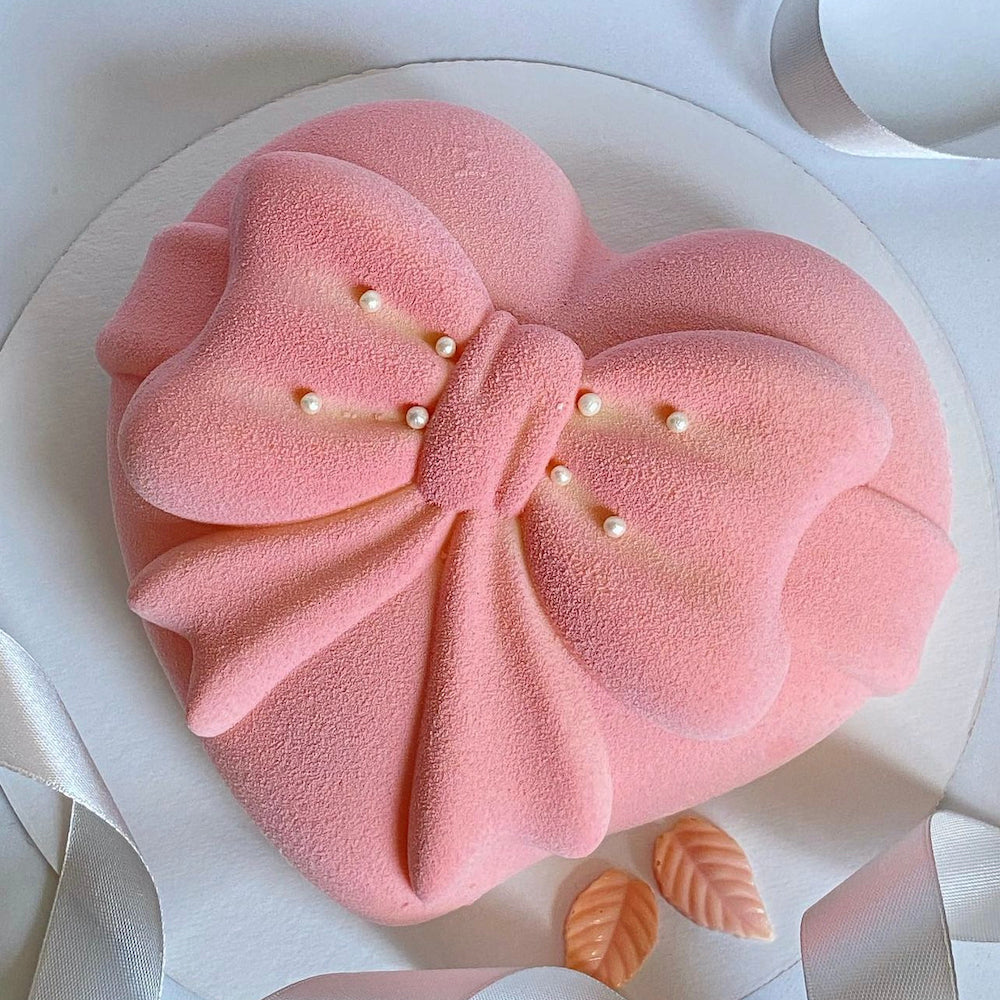#201 Mousse cake heart bow